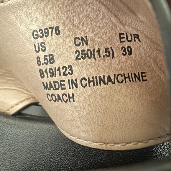 Coach Women’s Hailey Slides Leather Size 8.5 Black Sandals Flats Wide Straps - Picture 7 of 7